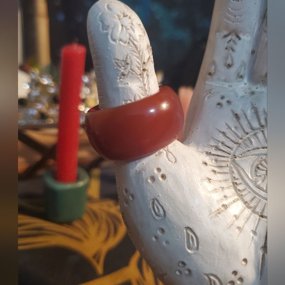 **RARE FIND** Solid Carnelian ring in perfect condition size 8.75 - Picture 2 of 4